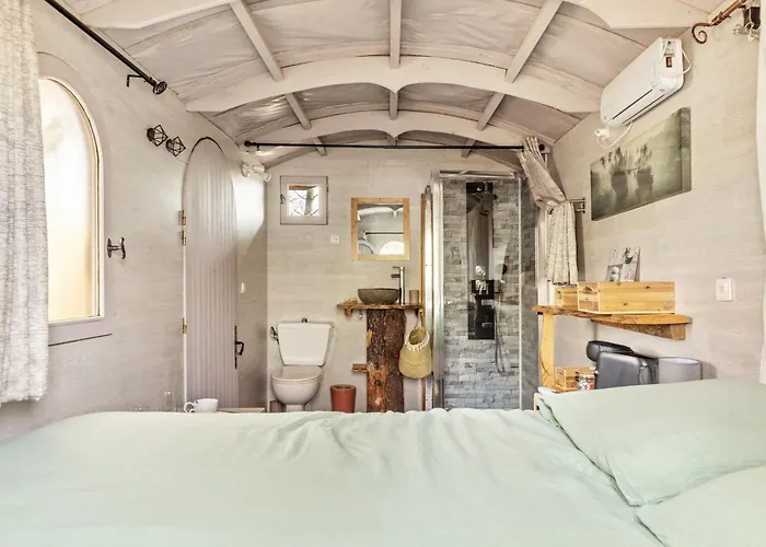 Les Chouchous Du Garthieu Bed & Breakfast 3*